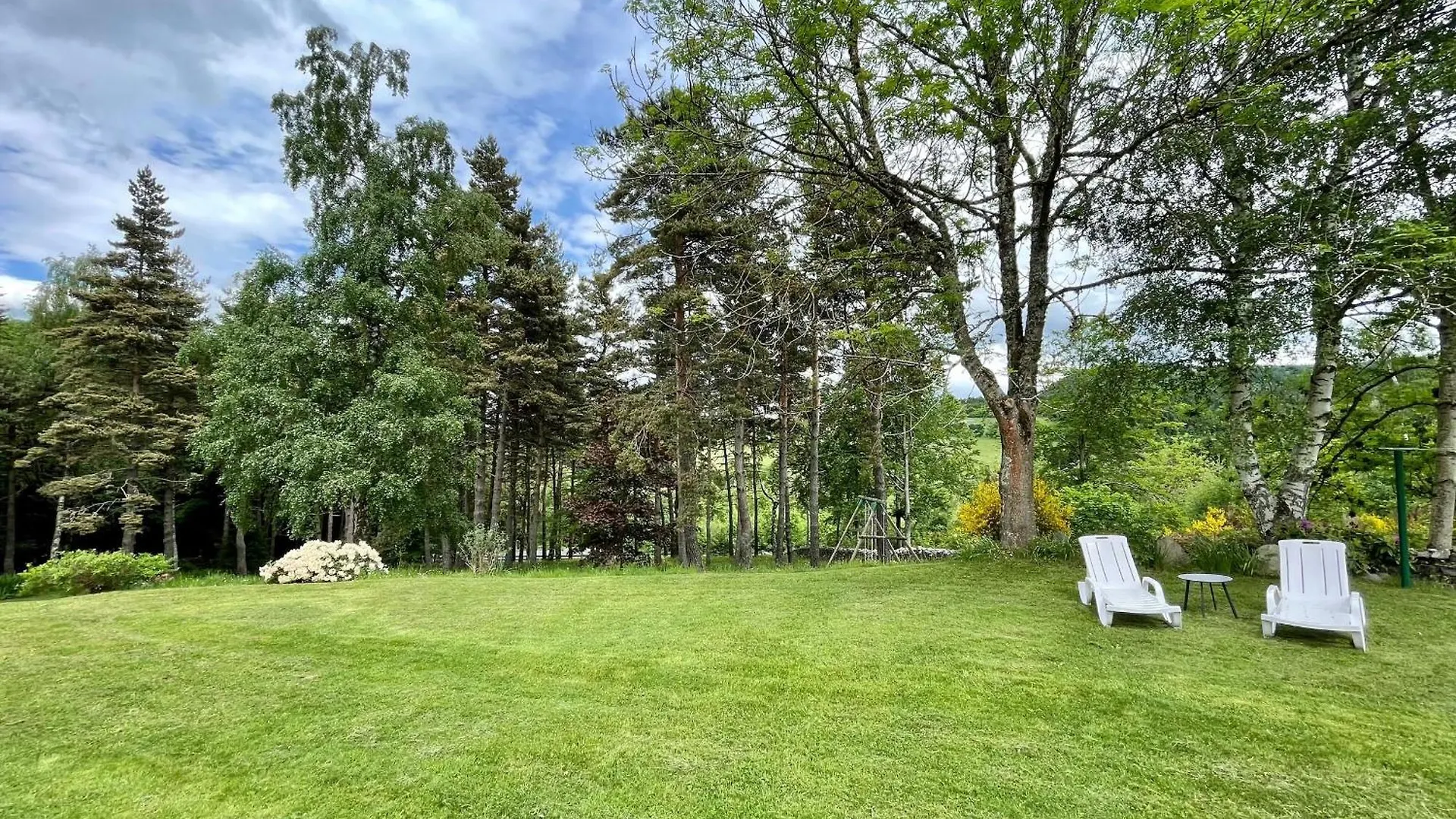 Holiday home Maison Isolee, Au Coeur Des Volcans, Terrain Clos, Jeux, Confort, Cheminee, Proche Forets Et Villages. - Fr-1-582-285 Queyrieres