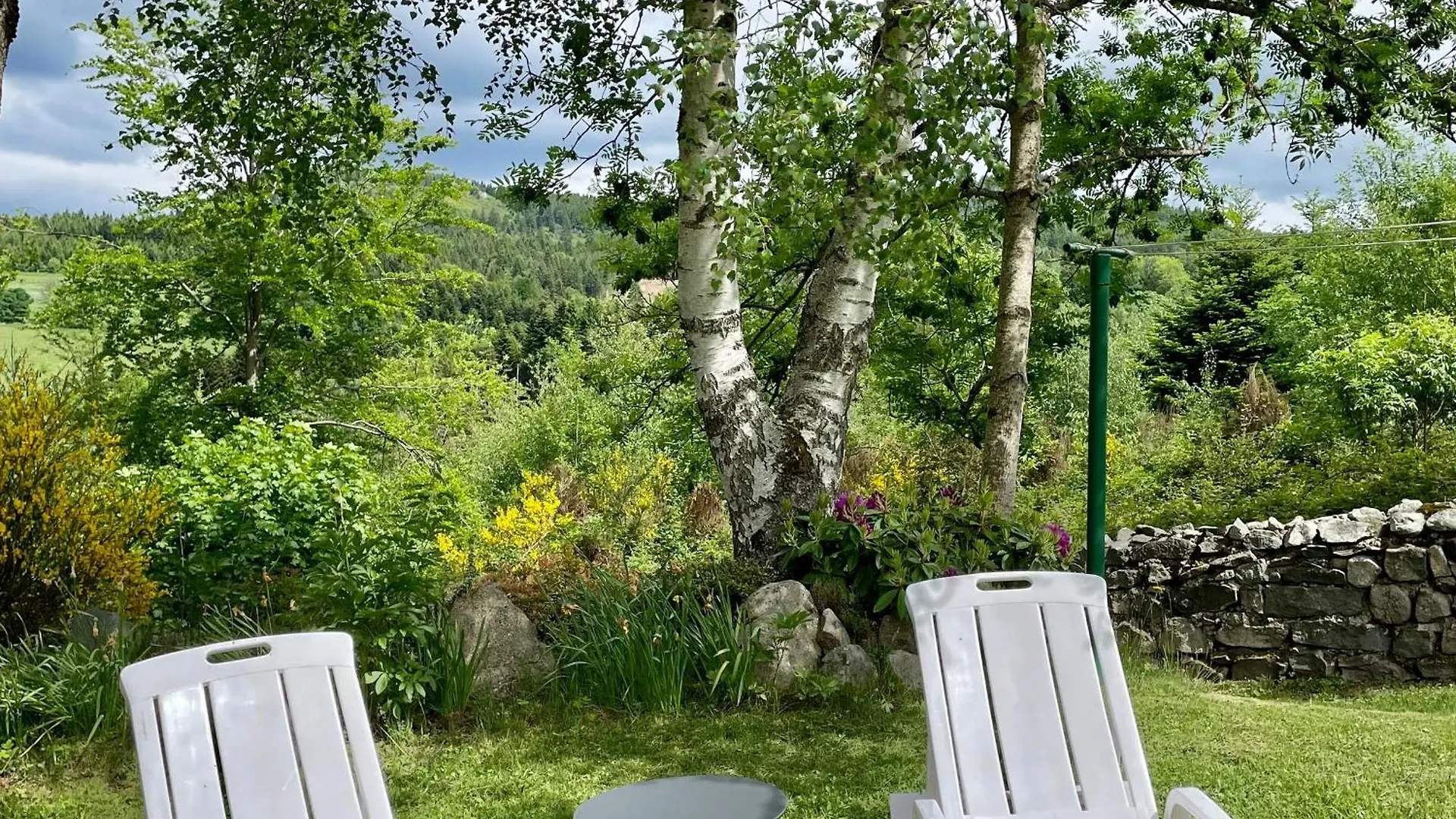 Maison Isolee, Au Coeur Des Volcans, Terrain Clos, Jeux, Confort, Cheminee, Proche Forets Et Villages. - Fr-1-582-285 Queyrieres
